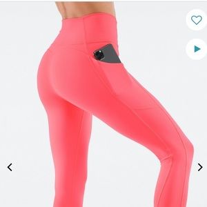 Fabletics Oasis High-Waisted Pocket 7/8 Leggings